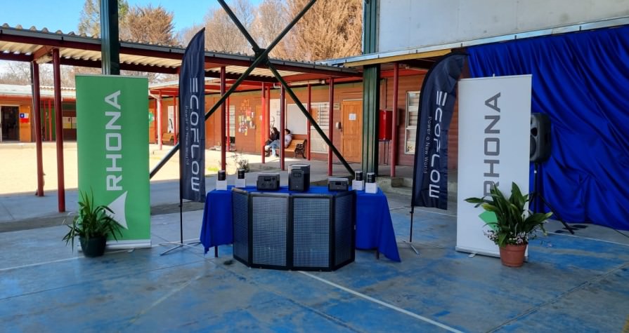 Importante donación a Escuela Santa Juana de paneles fotovoltaicos y baterías sustentables Ecoflow
